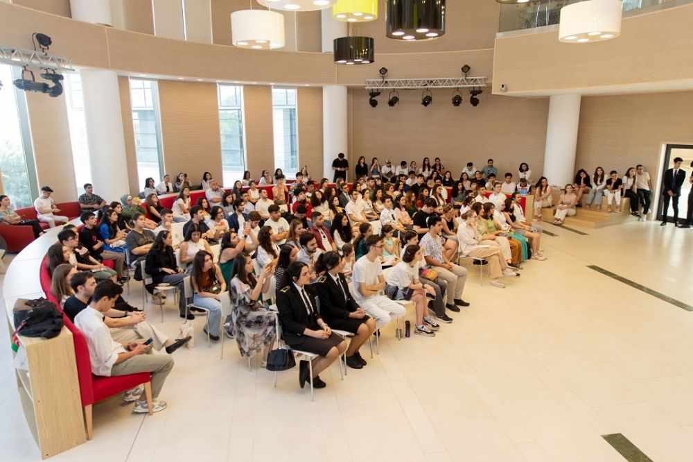 First female astronaut shares her experience with Baku students [PHOTOS]