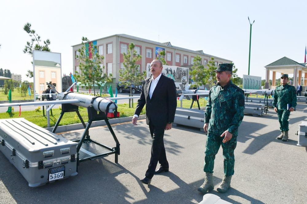 President Ilham Aliyev views conditions created in garrison complex of Gazakh Separate Border Division [PHOTOS/VIDEO]