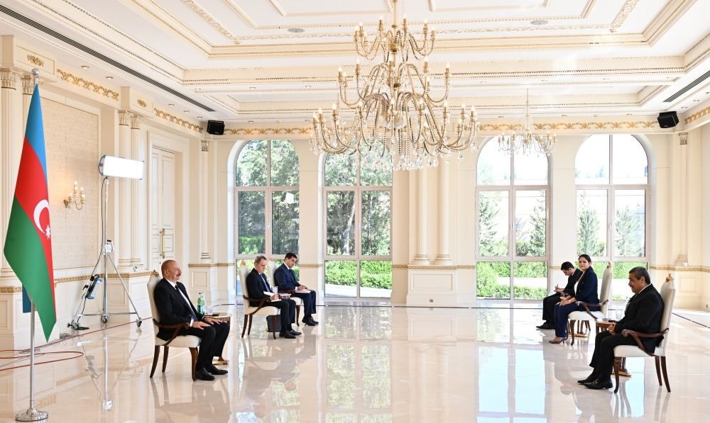 Azerbaijani President receives credentials of incoming ambassador of Colombia [UPDATE]