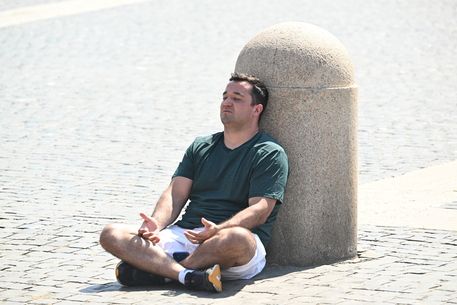 Red alert in 17 cities from Wed amid fresh heat wave