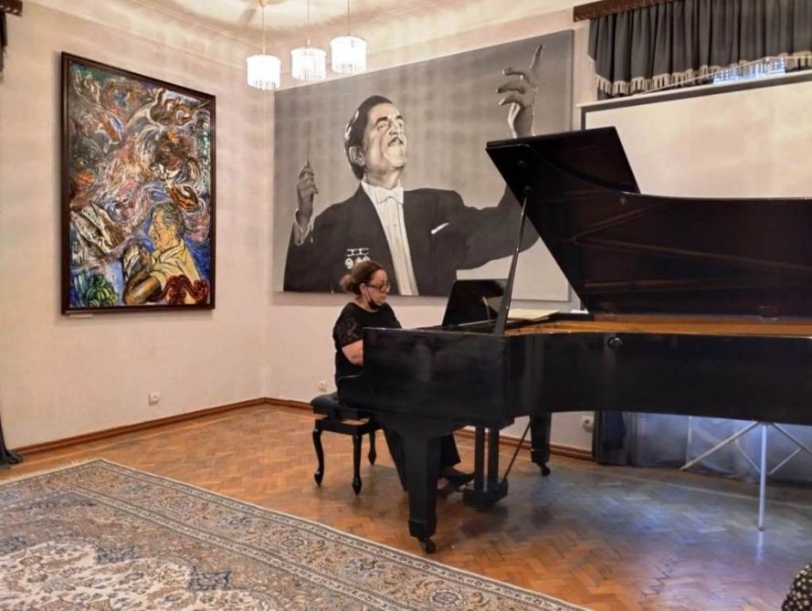 Honored memory of Azerbaijan's Maestro Niyazi [PHOTOS]