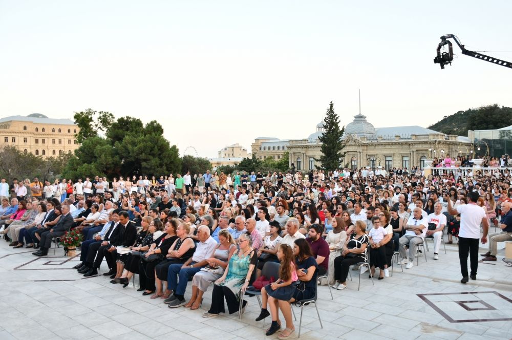 Concert dedicated to memory of Maestro Niyazi held at Philharmonic Society. [PHOTOS]