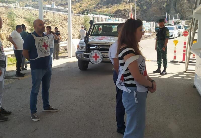 Azerbaijan provides free passage for Armenian minority in Garabagh through Lachin BCP [PHOTOS/VIDEO]