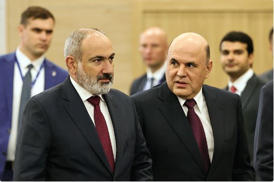Russian and Armenian PMs meet