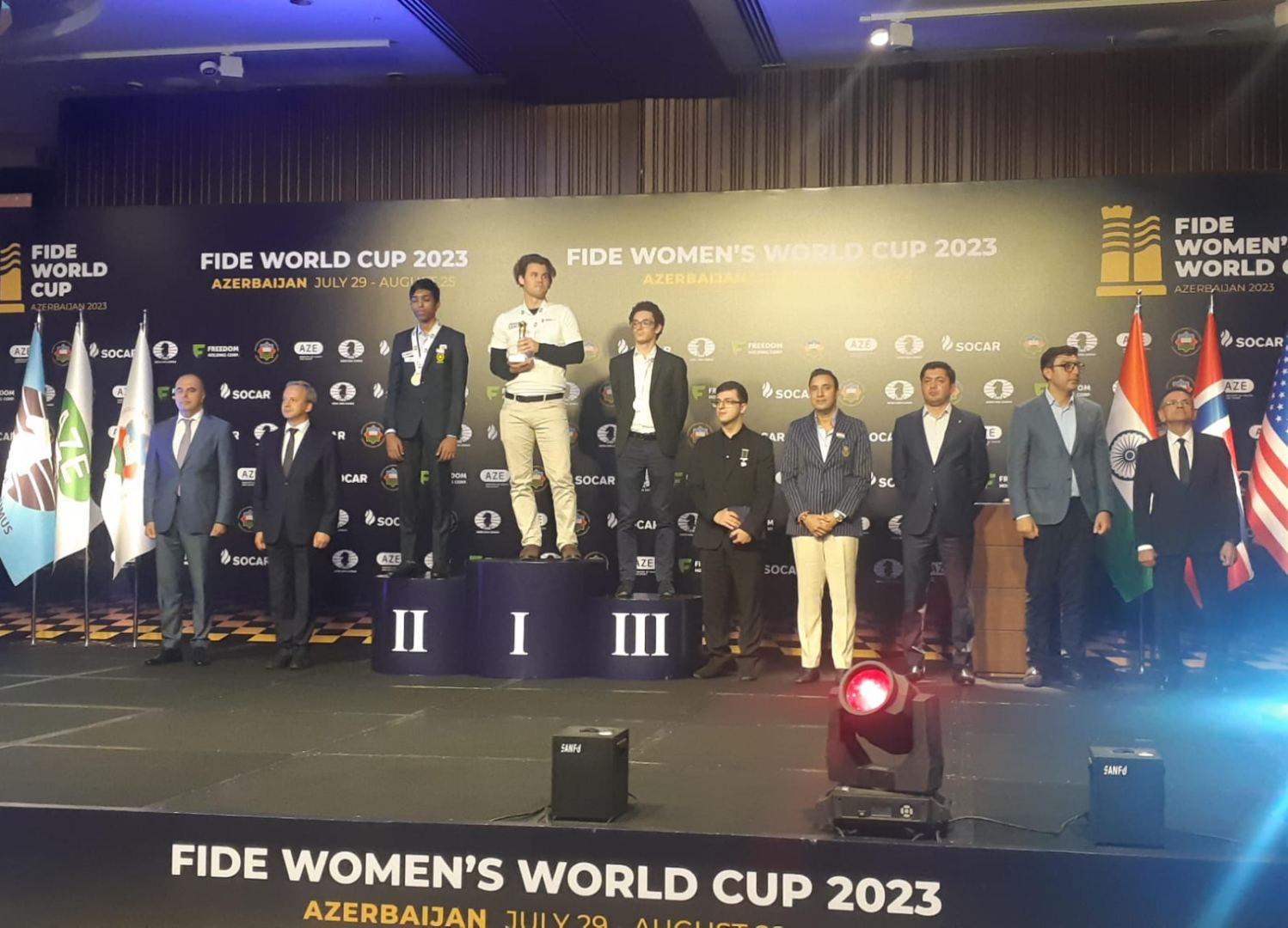 FIDE World Chess Cup winners awarded in Baku [PHOTOS]