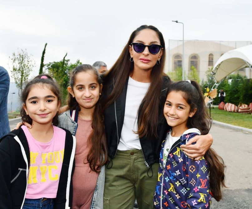 President Ilham Aliyev and First Lady Mehriban Aliyeva participated in Lachin City Day festivities at Manzarali terrace and in front of Flag Square in city of Lachin [PHOTOS] - Gallery Image
