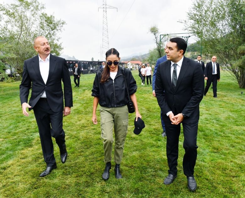 Azerbaijani President and First Lady attend festive event Lachin City Day held on bank of Hakari River - President addresses event [PHOTOS/VIDEO] - Gallery Image