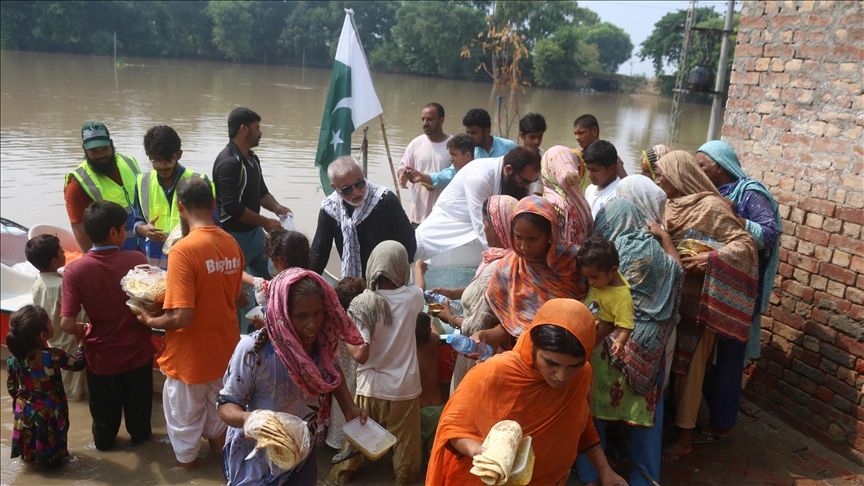 Over 100,000 in northeast Pakistan evacuated amid raging floods