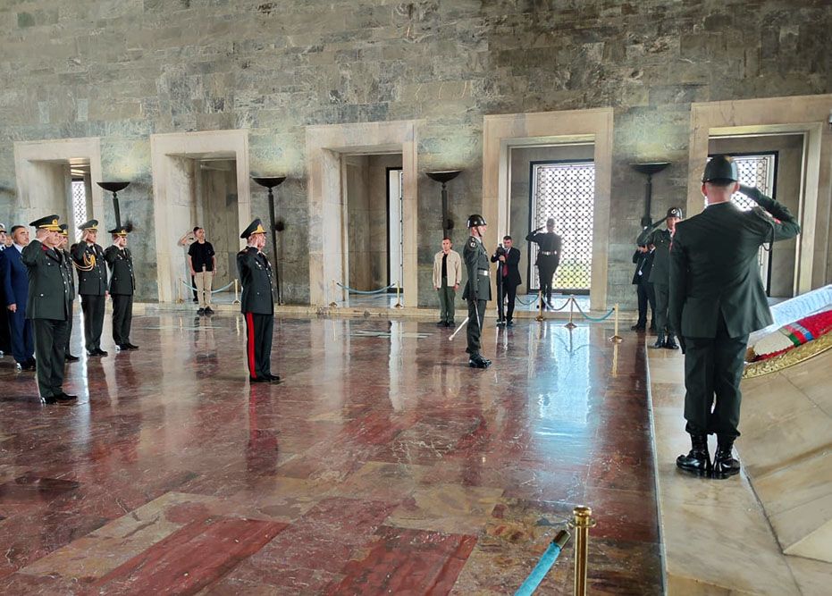 Azerbaijan's Defence Minister visited mausoleum of Mustafa Kemal Ataturk [PHOTOS] - Gallery Image