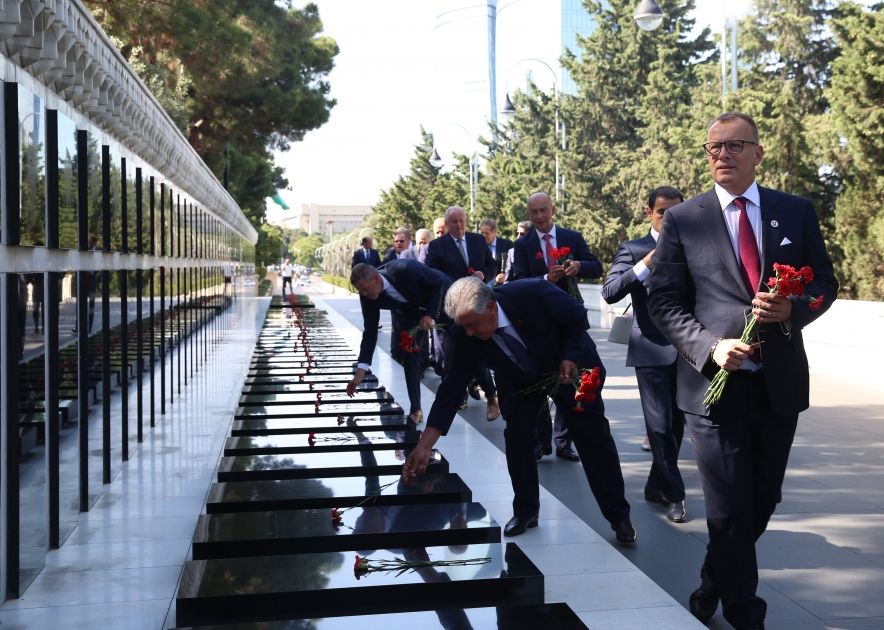 Speaker of Slovak National Council visits Alley of Martyrs [PHOTOS]
