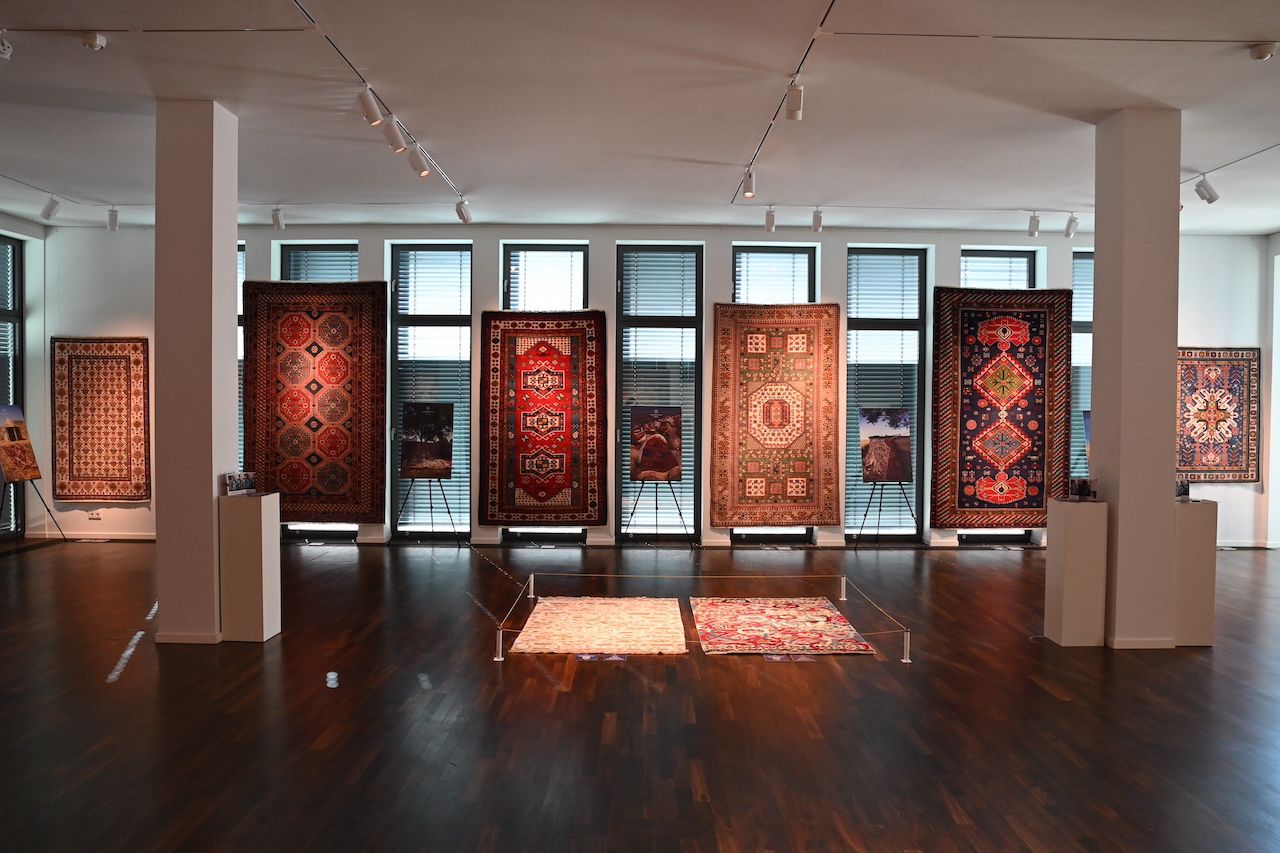 Azerkhalcha carpets on display in Berlin [PHOTOS/VIDEO] - Gallery Image