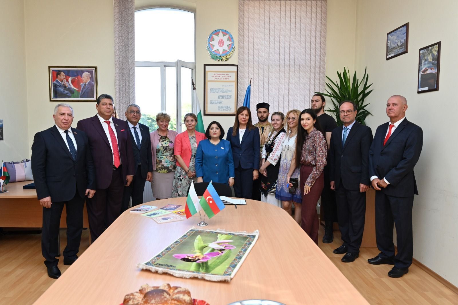 Azerbaijani Parliament's Speaker gets acquainted with Azerbaijani Language & Culture Center in Bulgaria [PHOTOS]