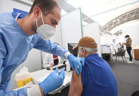 COVID-19 infection rate up again in Italy