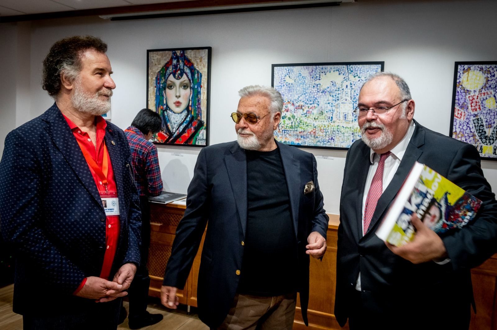 Azerbaijani artists mesmerize art lovers in Hungary [PHOTOS]
