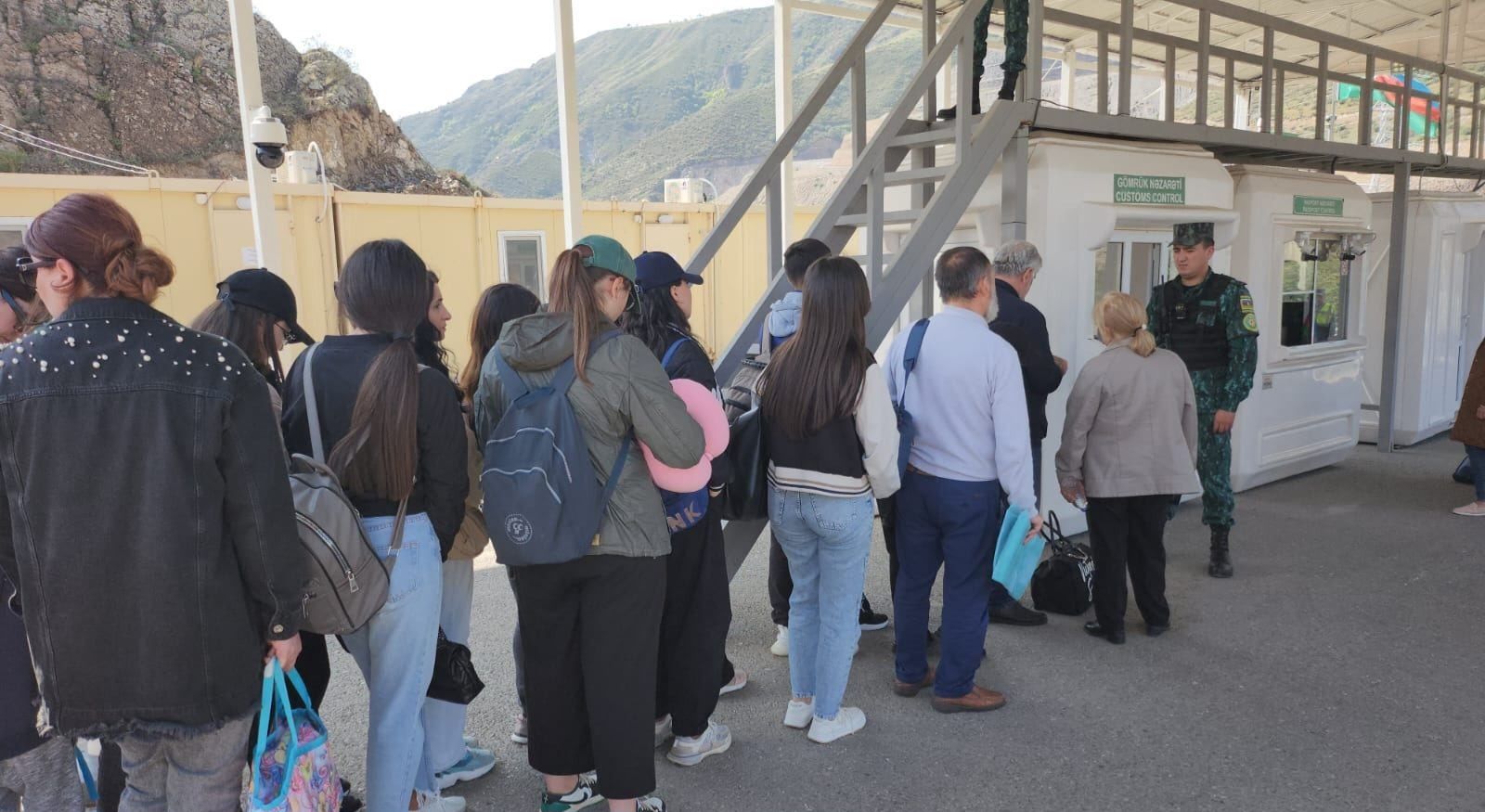 Some 79 people pass via Lachin border checkpoint in direction of Armenia [PHOTOS]