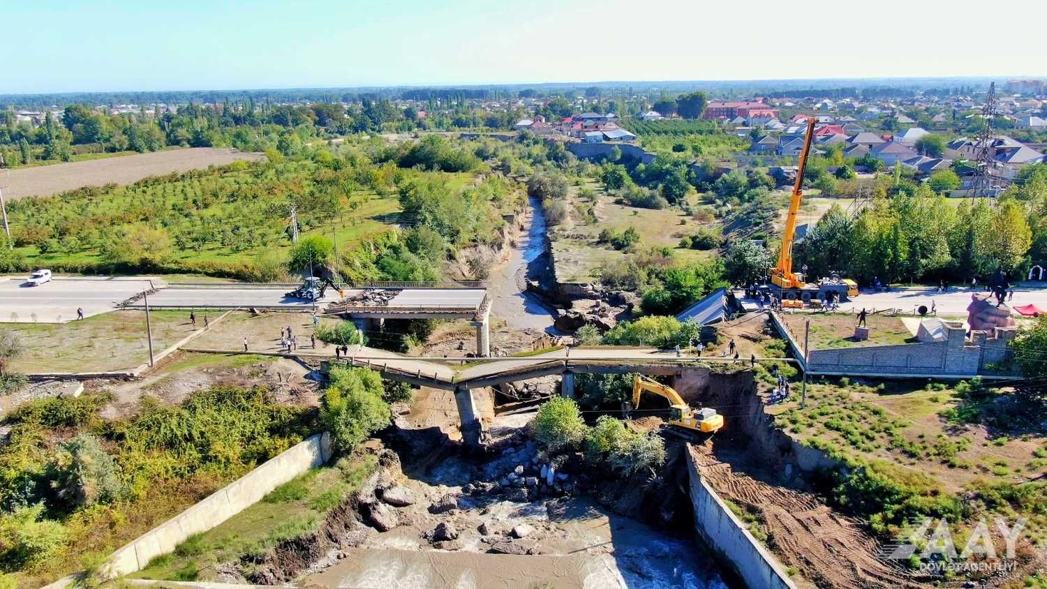 Demolition of collapsed bridge in Khachmaz and clean-up of area continues [PHOTOS/VIDEO] - Gallery Image