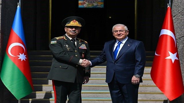 Azerbaijani, Turkish Defense Ministers hold phone talk