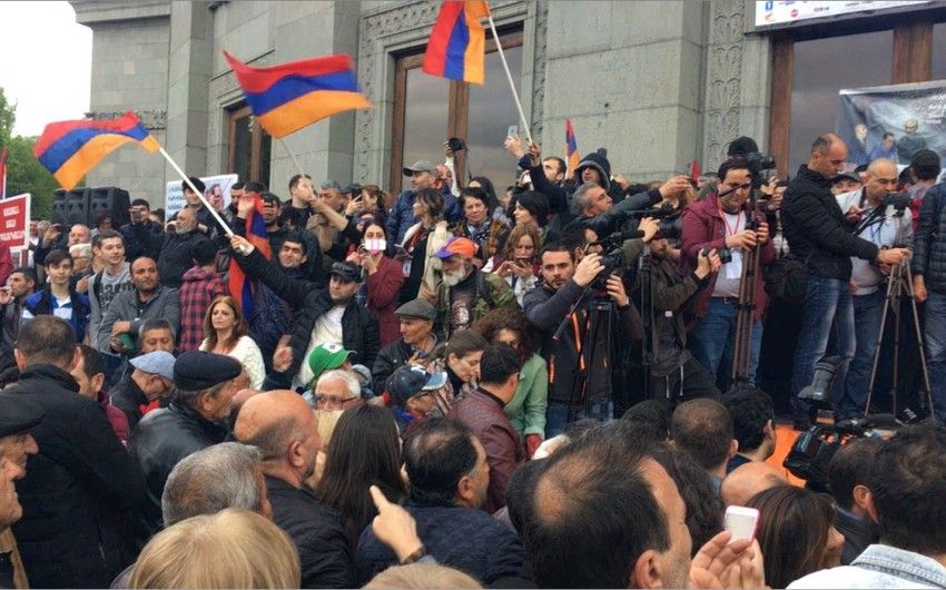 Protests continue in Yerevan - Gallery Image
