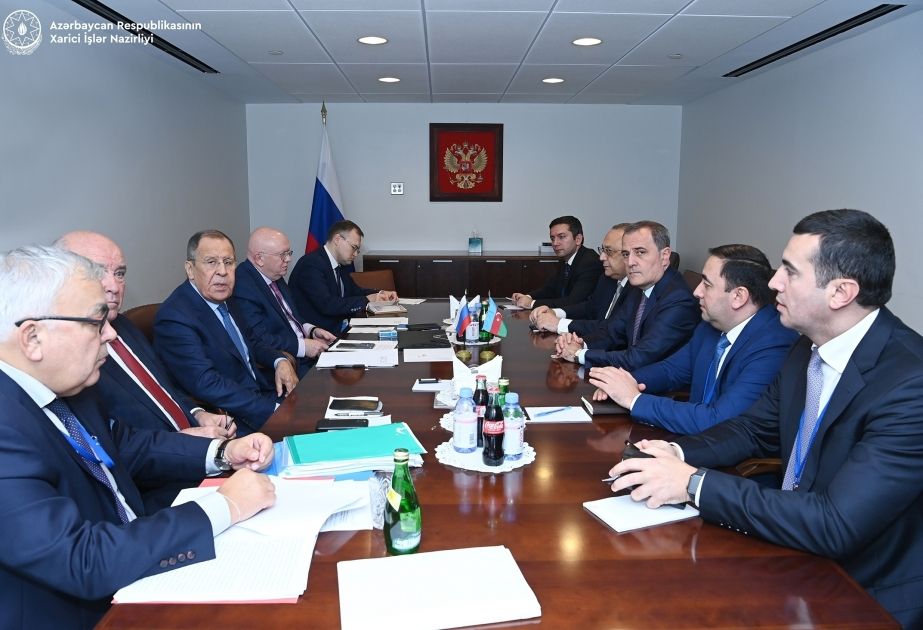 Azerbaijani and Russian FMs discuss latest situation in region