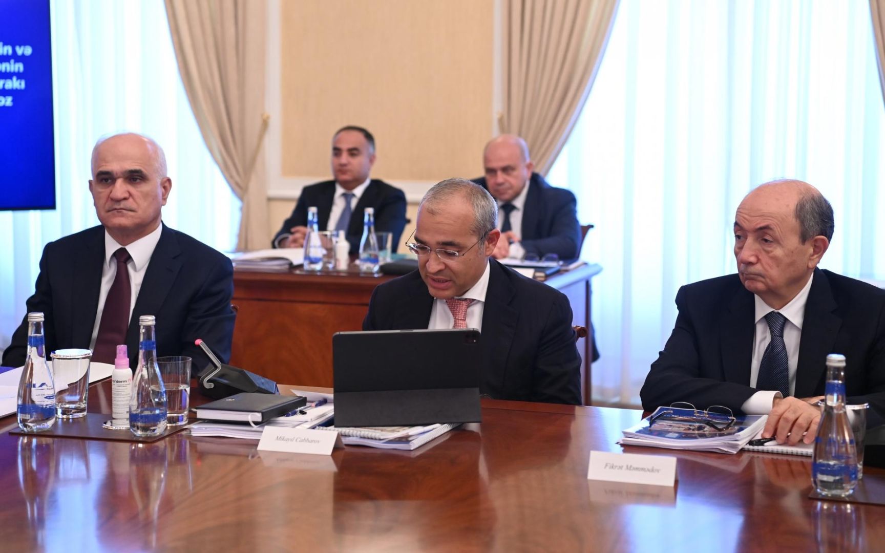 Government discusses draft state budget for next year - Gallery Image