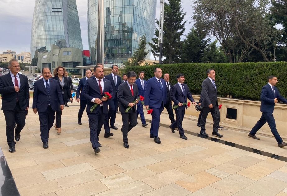Turkish delegation visit Alley of Honor, Alley of Martyrs & Baku Turkish Martyrs' Memorial