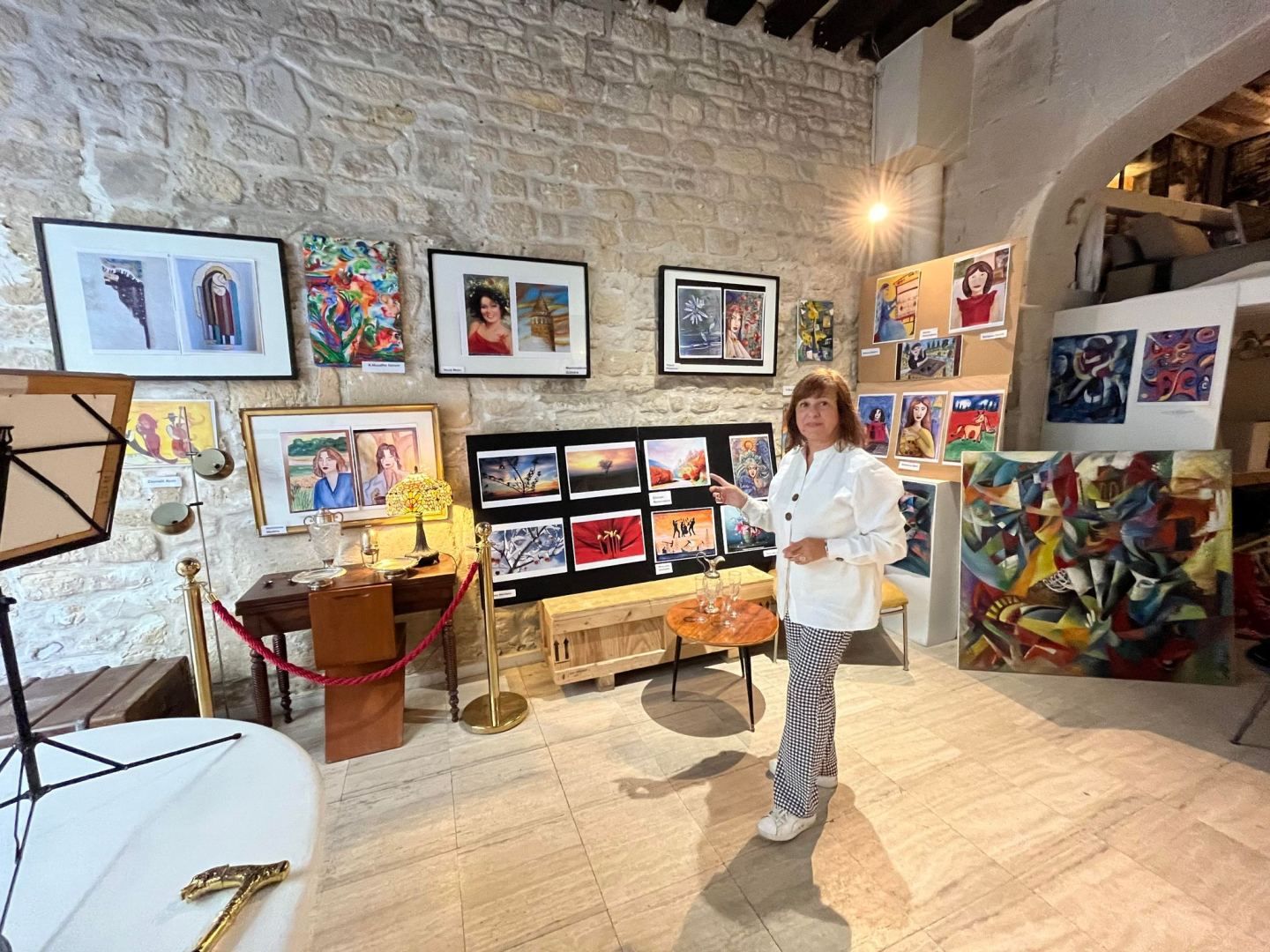 Azerbaijani artists' art works on display in Paris [PHOTOS]