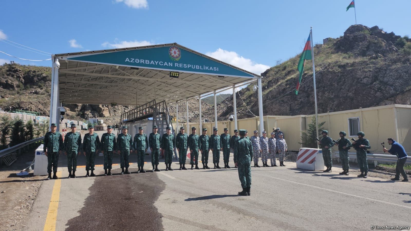 Azerbaijan's Lachin checkpoint holds minute's silence on occasion of Remembrance Day [PHOTOS] - Gallery Image