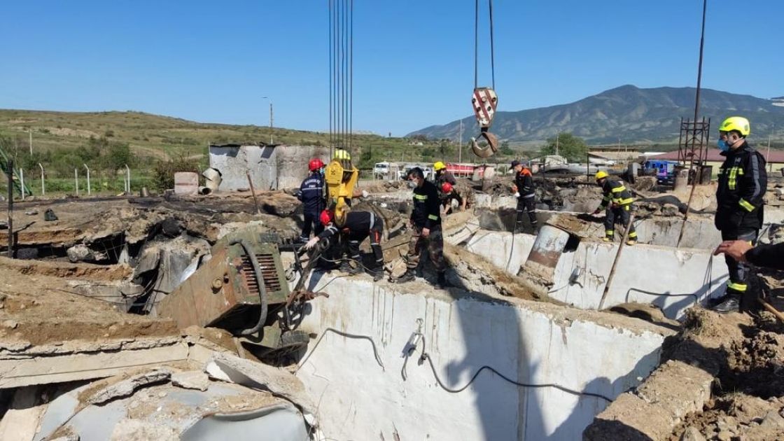 Azerbaijani MES employees continue search and rescue operations in Khankendi [PHOTOS]