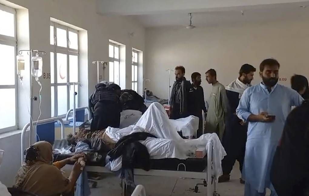 Pakistan mosque blast kills 52, leaves over 50 injured