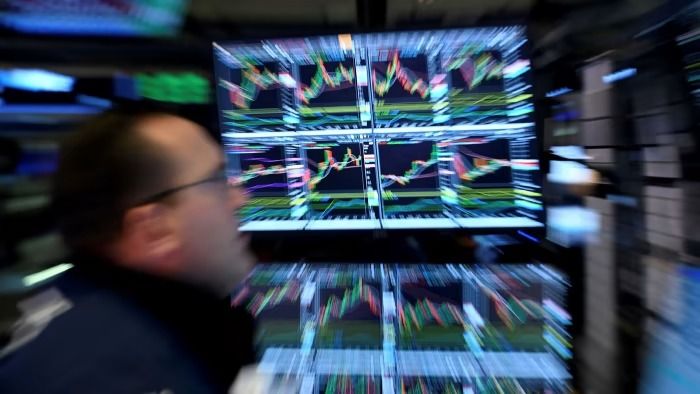 US stock exchanges close in green territory