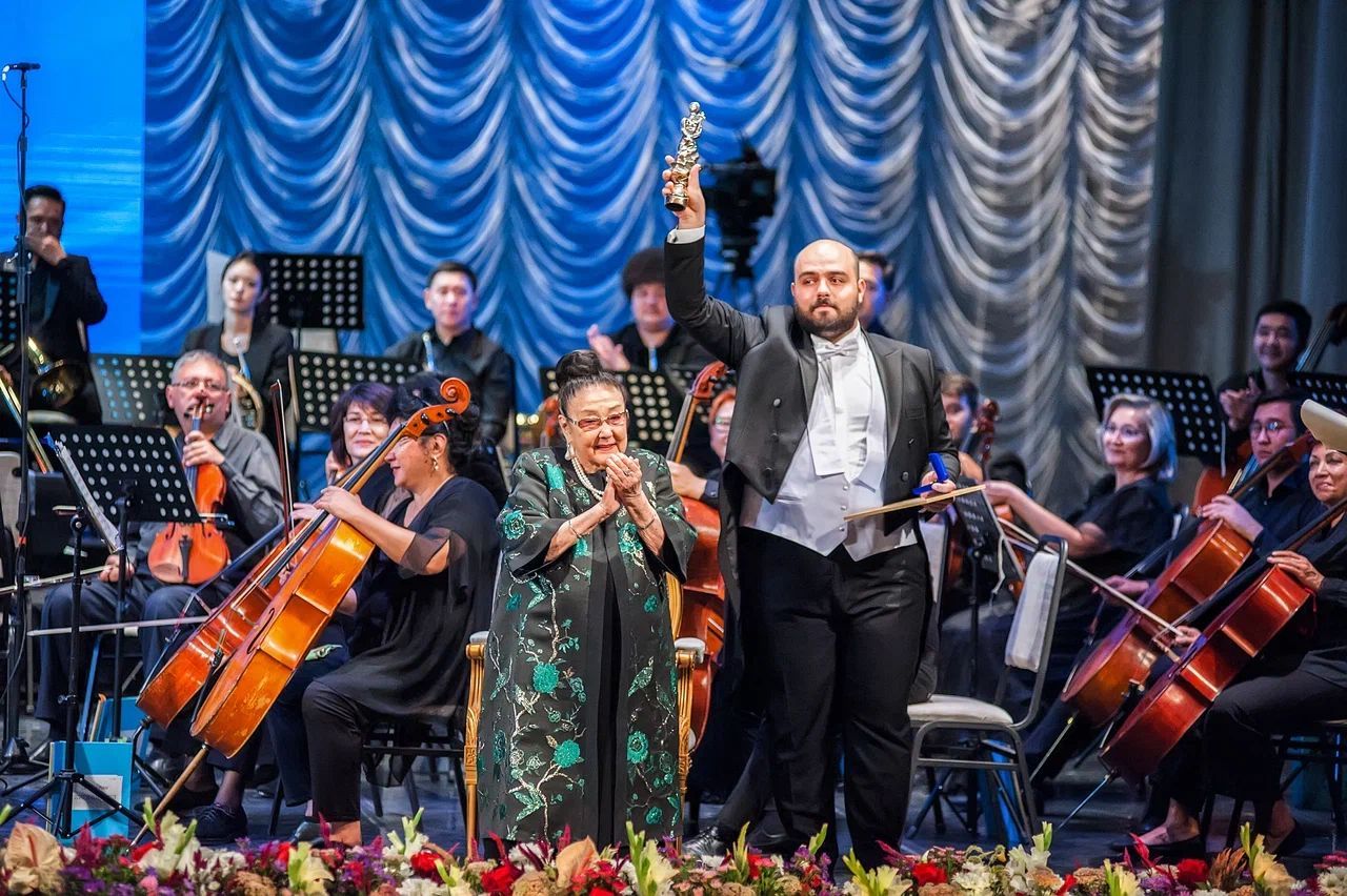 Azerbaijan's opera singer charms music lovers in Kazakhstan [PHOTOS]