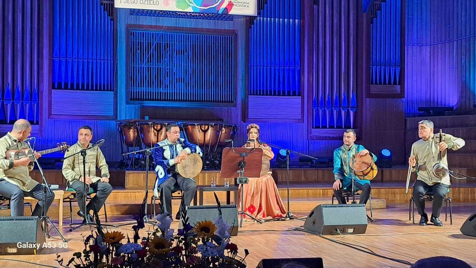 Azerbaijani mugham singers shine in Poland