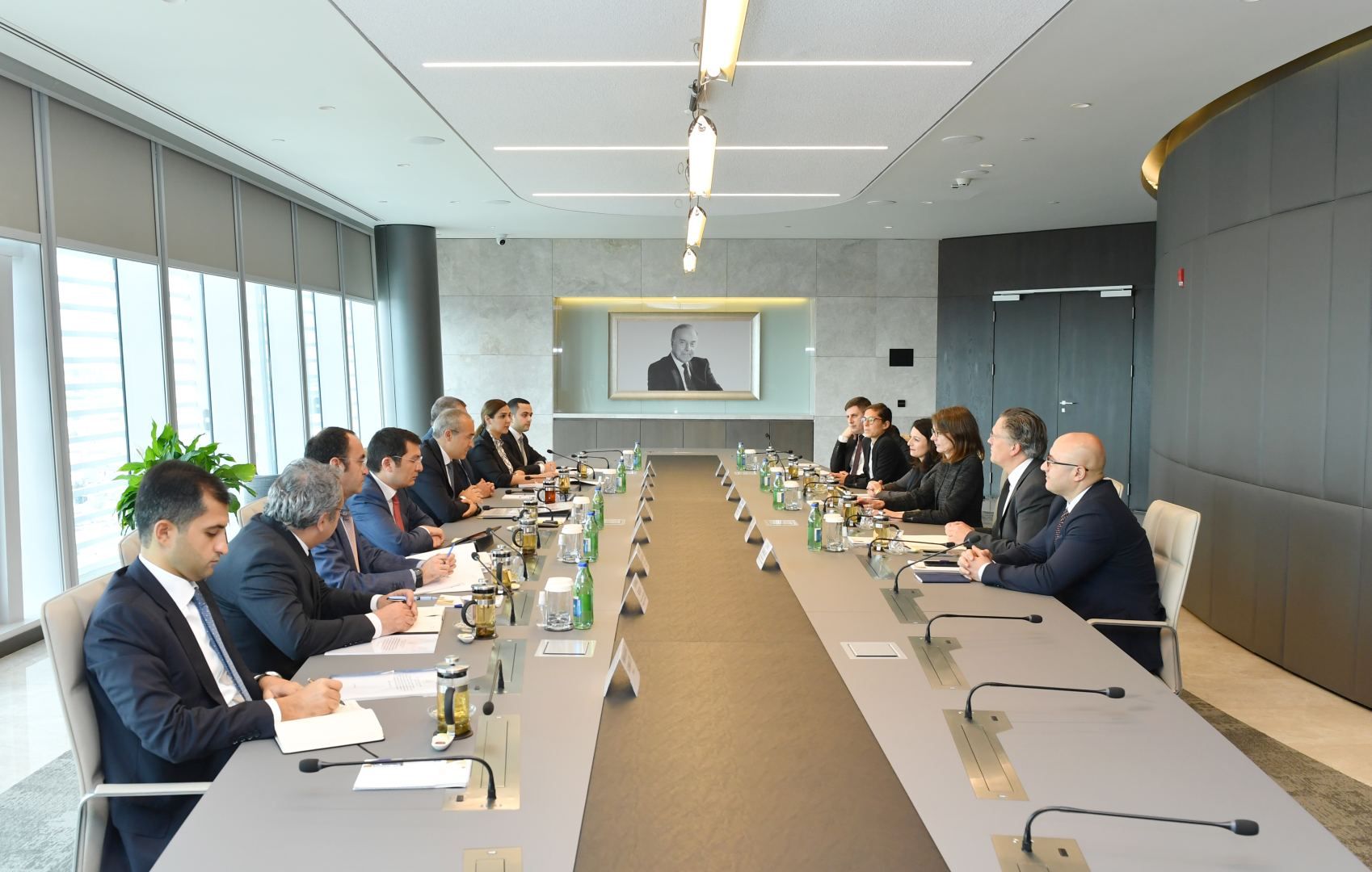 Azerbaijan's Economy Minister receives representatives OECD