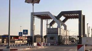 Tens of foreigners arrive at Egypt’s border crossing from Gaza