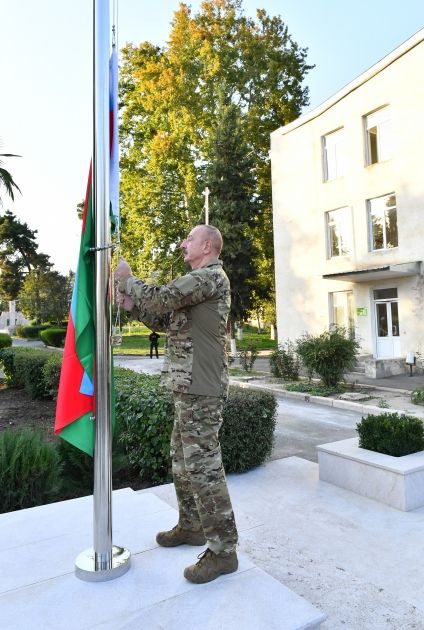 President Ilham Aliyev raises national flag of Azerbaijan in Khojavand city [PHOTOS]