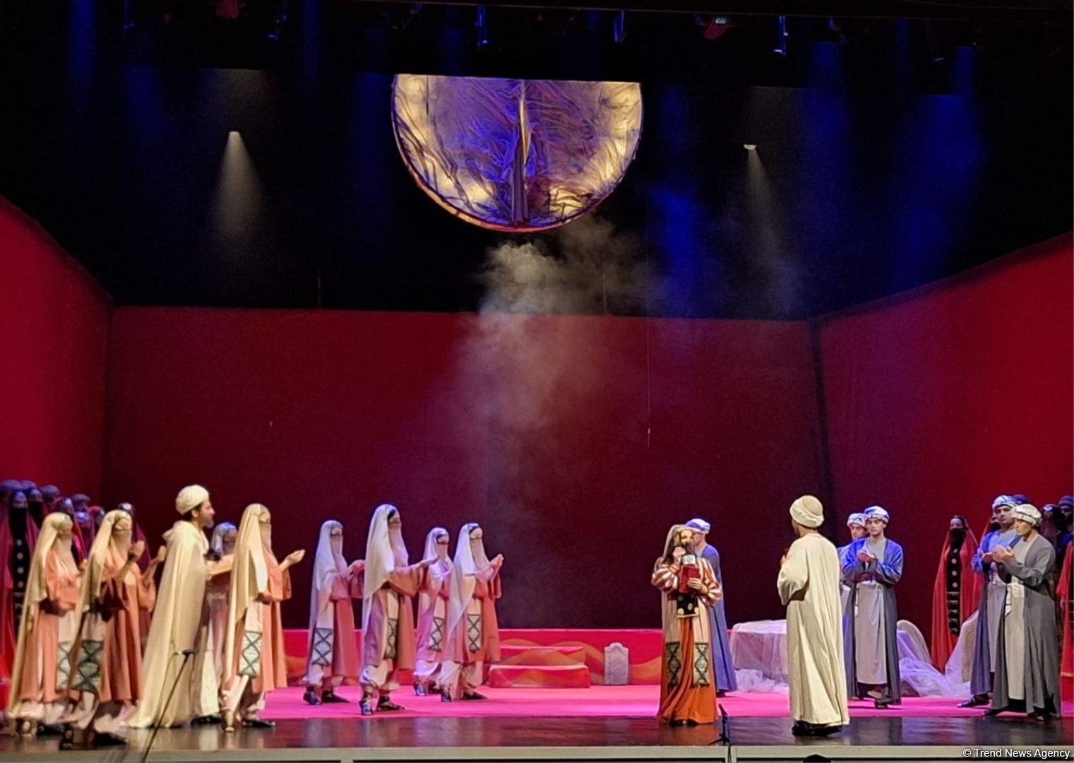 Love story of Leyli and Majnun totally captivates Baku audience [PHOTOS]