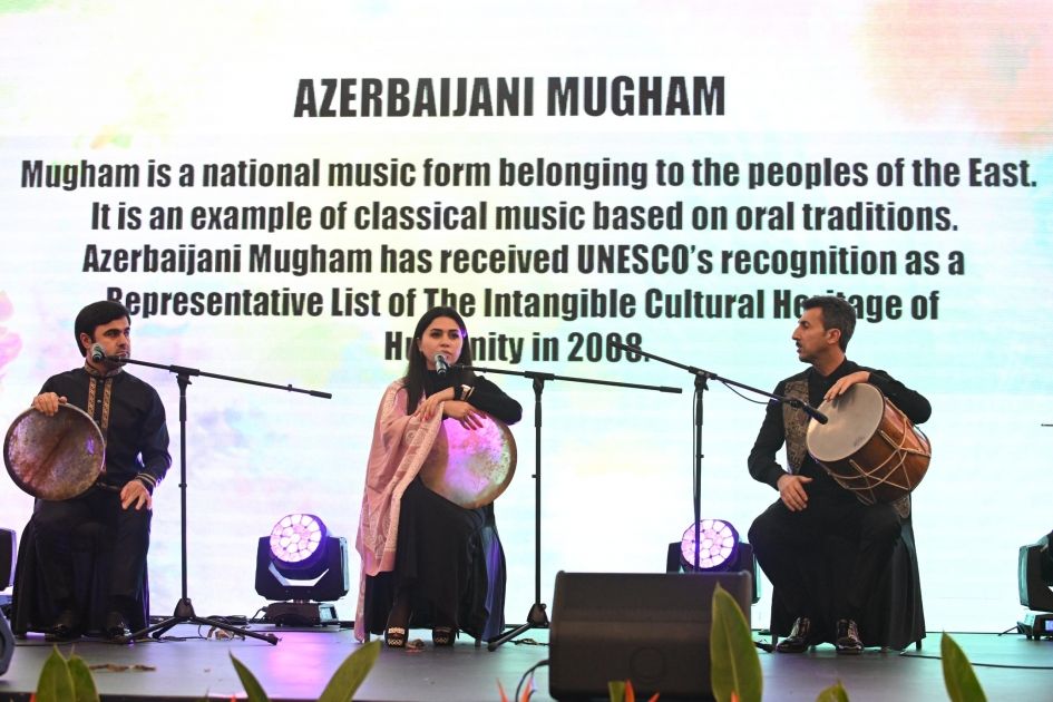 Simurg mugham ensemble dazzles at Living Art Cultural Festival [PHOTOS] - Gallery Image