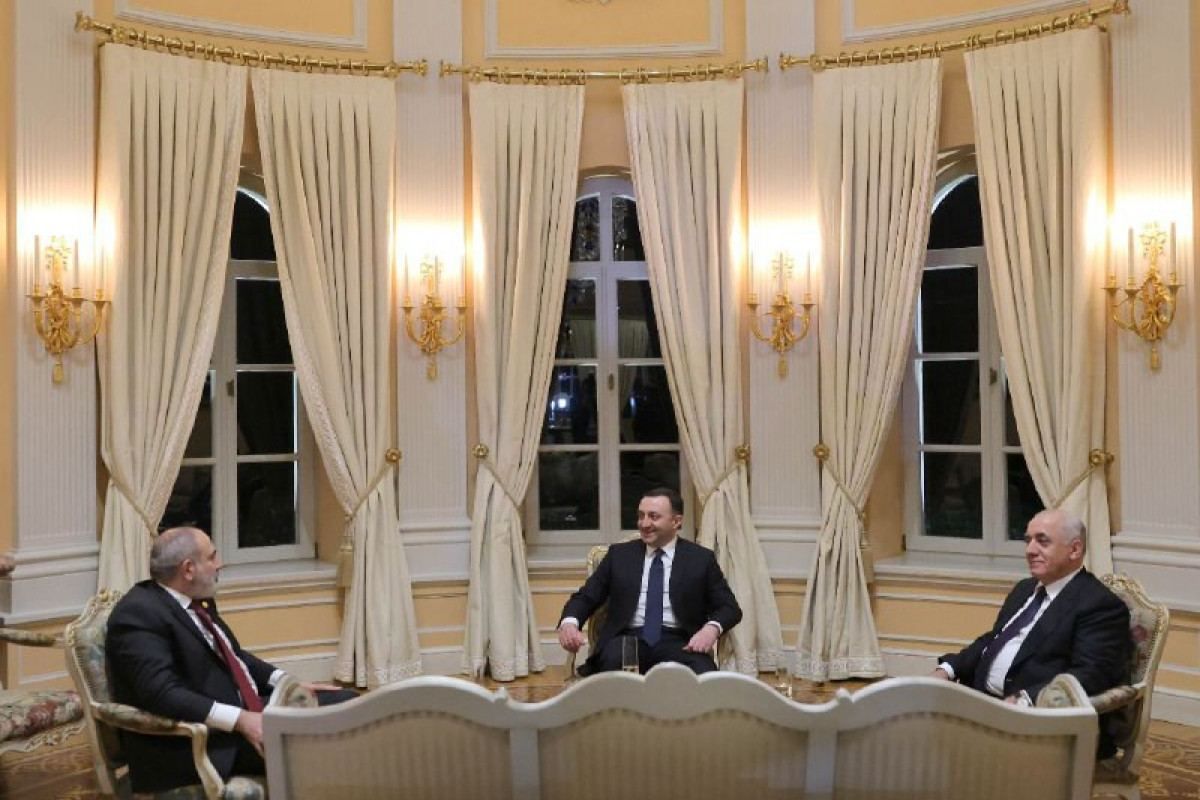 Azerbaijani, Armenian PMs meet in Georgia [PHOTOS\VIDEO] - Gallery Image