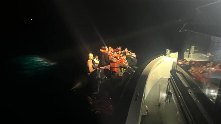 Türkiye rescues 15 irregular migrants in Aegean Sea