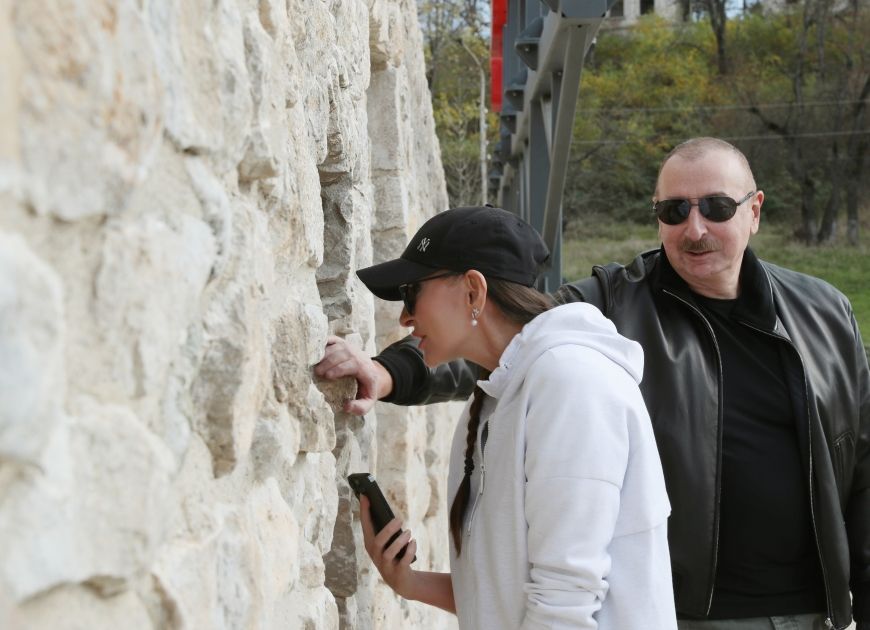 President Ilham Aliyev viewed Shusha Fortress walls and surrounding area [PHOTOS/VIDEO]