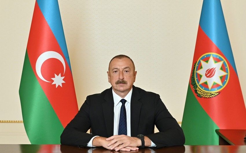 President Ilham Aliyev signs decree on increasing salaries of servicemen