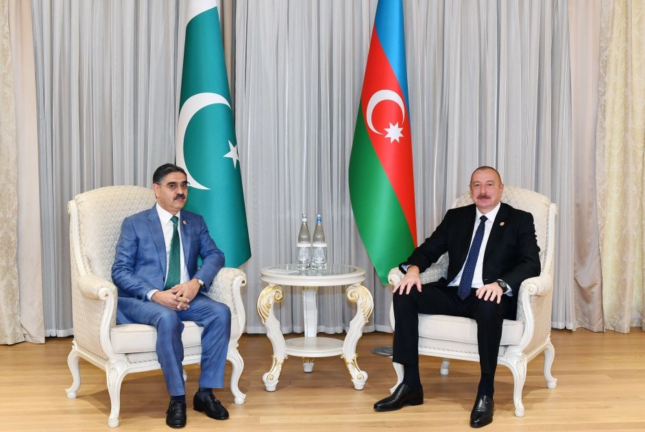 President Ilham Aliyev meets with caretaker Prime Minister of Pakistan in Tashkent [PHOTOS/VIDEO]