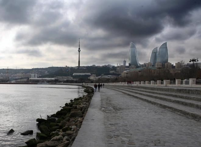 Height of wave in Caspian Sea reaches 4.5 meters