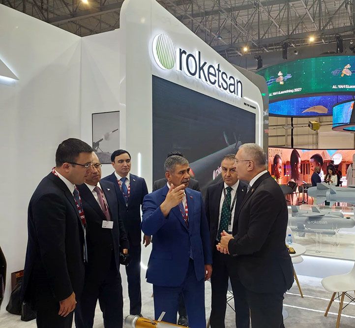 Azerbaijan Defense Ministry's leadership participates in Dubai Airshow 2023 [PHOTOS]