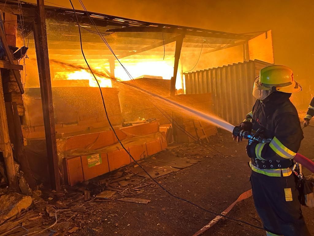 Building materials marketplace is on fire in Baku [PHOTOS/VIDEO]