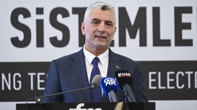 The target in exports is 256 billion dollars