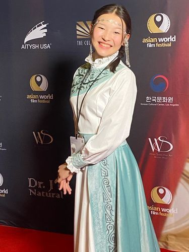 Young Kyrgyzstani recognized as best actress at Film Festival in Los Angeles