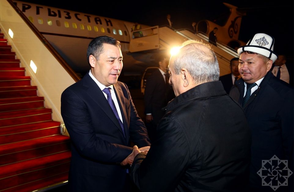 Kyrgyz President arrives in Azerbaijan for working visit [PHOTOS]