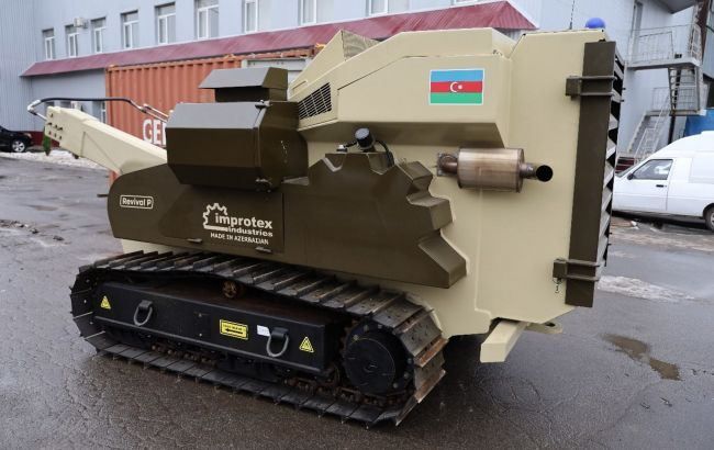 Azerbaijan donates humanitarian demining machine to Ukraine