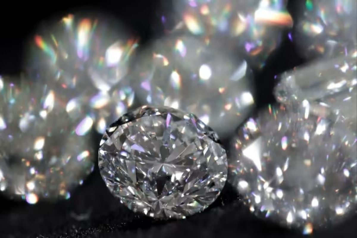 EU to ban Russian diamonds